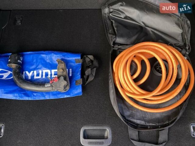 Красный Хендай Kona Electric, объемом двигателя 0 л и пробегом 117 тыс. км за 19200 $, фото 73 на Automoto.ua