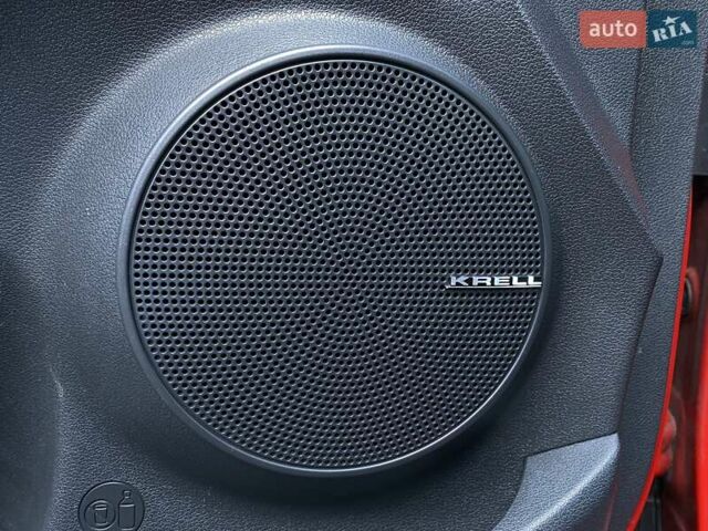 Красный Хендай Kona Electric, объемом двигателя 0 л и пробегом 113 тыс. км за 19950 $, фото 4 на Automoto.ua