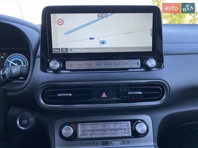 Красный Хендай Kona Electric, объемом двигателя 0 л и пробегом 113 тыс. км за 19950 $, фото 42 на Automoto.ua