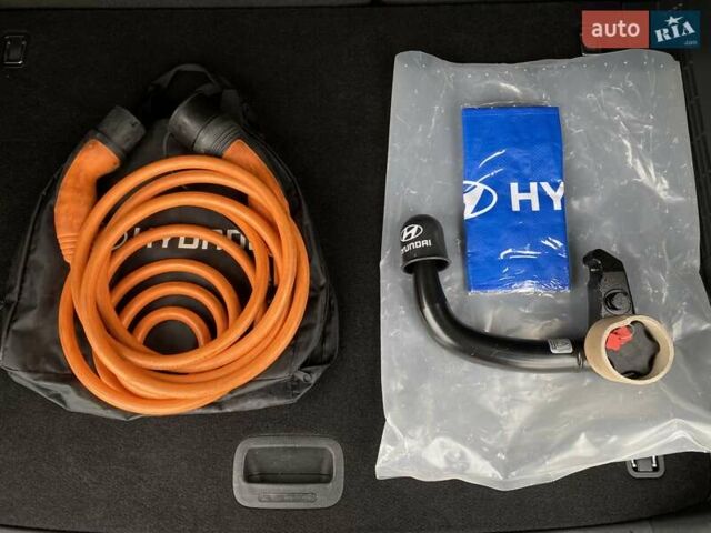 Червоний Хендай Kona Electric, об'ємом двигуна 0 л та пробігом 111 тис. км за 20700 $, фото 73 на Automoto.ua