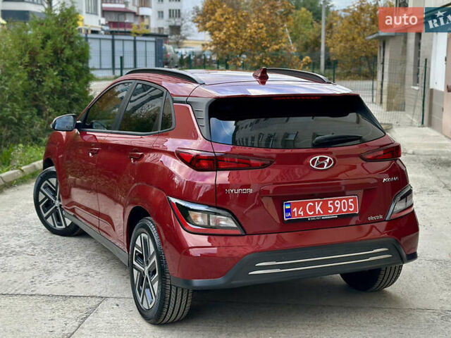 Красный Хендай Kona Electric, объемом двигателя 0 л и пробегом 84 тыс. км за 16950 $, фото 30 на Automoto.ua