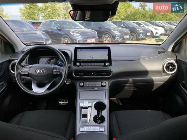Красный Хендай Kona Electric, объемом двигателя 0 л и пробегом 117 тыс. км за 19200 $, фото 35 на Automoto.ua
