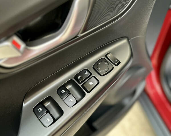 Красный Хендай Kona Electric, объемом двигателя 0 л и пробегом 84 тыс. км за 16950 $, фото 48 на Automoto.ua