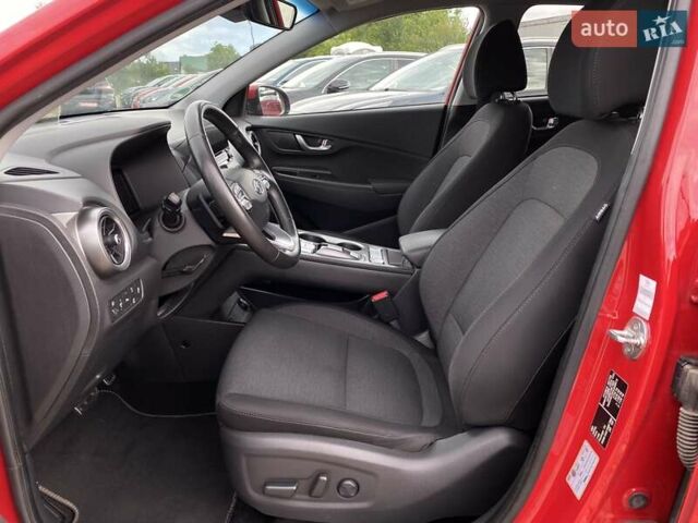 Красный Хендай Kona Electric, объемом двигателя 0 л и пробегом 117 тыс. км за 19200 $, фото 31 на Automoto.ua