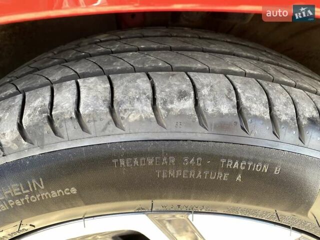 Красный Хендай Kona Electric, объемом двигателя 0 л и пробегом 117 тыс. км за 19200 $, фото 18 на Automoto.ua