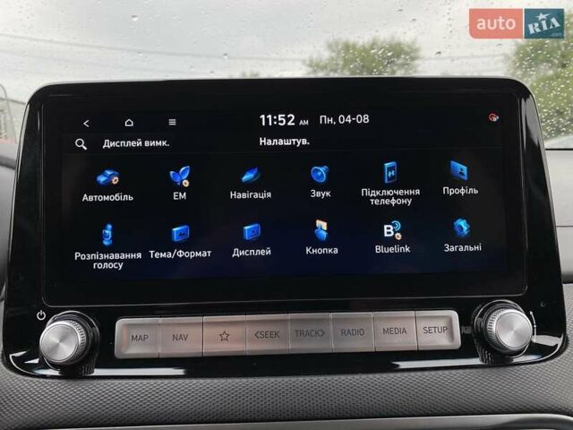 Красный Хендай Kona Electric, объемом двигателя 0 л и пробегом 111 тыс. км за 20400 $, фото 54 на Automoto.ua