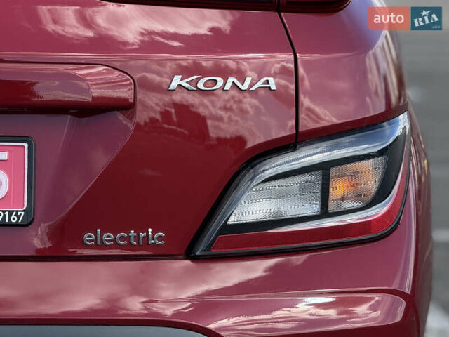 Красный Хендай Kona Electric, объемом двигателя 0 л и пробегом 53 тыс. км за 16900 $, фото 15 на Automoto.ua