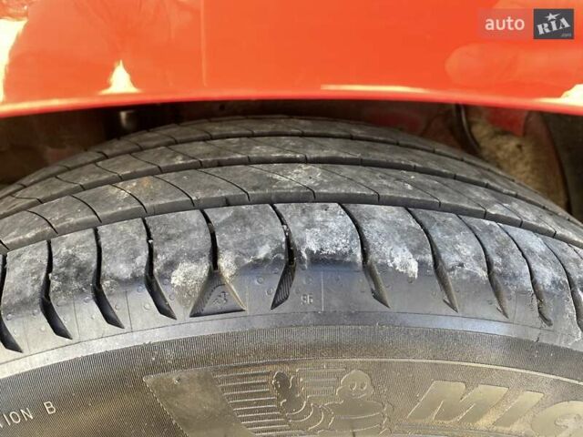 Красный Хендай Kona Electric, объемом двигателя 0 л и пробегом 117 тыс. км за 19200 $, фото 24 на Automoto.ua