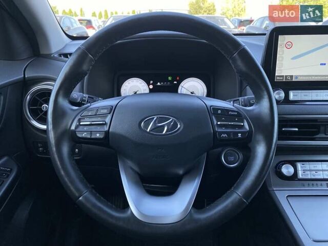 Красный Хендай Kona Electric, объемом двигателя 0 л и пробегом 113 тыс. км за 19950 $, фото 33 на Automoto.ua