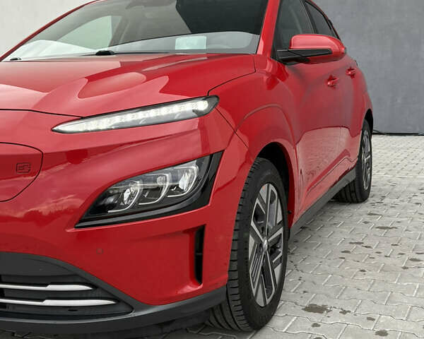 Красный Хендай Kona Electric, объемом двигателя 0 л и пробегом 89 тыс. км за 19799 $, фото 12 на Automoto.ua
