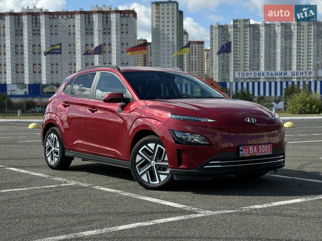 Красный Хендай Kona Electric, объемом двигателя 0 л и пробегом 53 тыс. км за 16900 $, фото 64 на Automoto.ua