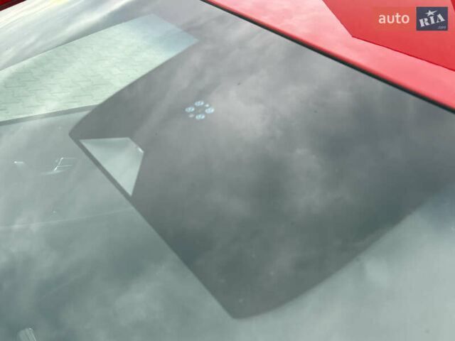 Красный Хендай Kona Electric, объемом двигателя 0 л и пробегом 89 тыс. км за 19799 $, фото 18 на Automoto.ua