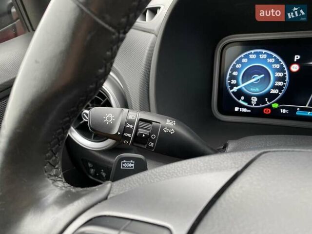 Красный Хендай Kona Electric, объемом двигателя 0 л и пробегом 111 тыс. км за 20400 $, фото 40 на Automoto.ua