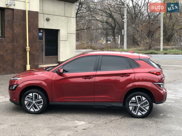 Красный Хендай Kona Electric, объемом двигателя 0 л и пробегом 104 тыс. км за 18200 $, фото 21 на Automoto.ua