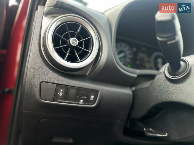 Красный Хендай Kona Electric, объемом двигателя 0 л и пробегом 100 тыс. км за 17200 $, фото 33 на Automoto.ua