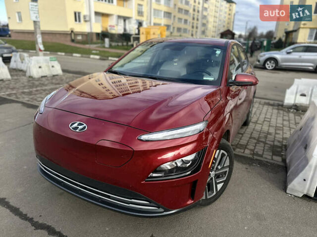 Красный Хендай Kona Electric, объемом двигателя 0 л и пробегом 100 тыс. км за 17200 $, фото 1 на Automoto.ua