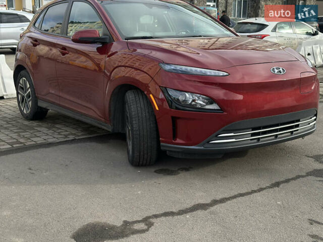 Красный Хендай Kona Electric, объемом двигателя 0 л и пробегом 100 тыс. км за 17200 $, фото 25 на Automoto.ua