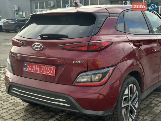 Красный Хендай Kona Electric, объемом двигателя 0 л и пробегом 100 тыс. км за 17200 $, фото 22 на Automoto.ua