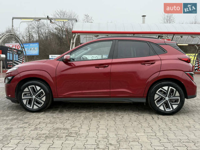 Красный Хендай Kona Electric, объемом двигателя 0 л и пробегом 17 тыс. км за 16999 $, фото 9 на Automoto.ua