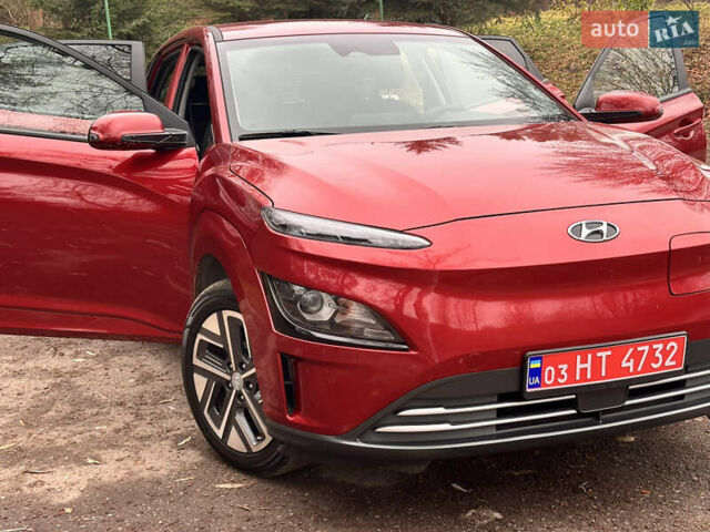Красный Хендай Kona Electric, объемом двигателя 0 л и пробегом 87 тыс. км за 18500 $, фото 12 на Automoto.ua