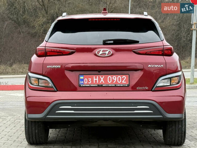 Красный Хендай Kona Electric, объемом двигателя 0 л и пробегом 17 тыс. км за 16999 $, фото 7 на Automoto.ua