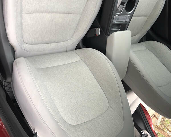 Красный Хендай Kona Electric, объемом двигателя 0 л и пробегом 104 тыс. км за 18200 $, фото 32 на Automoto.ua