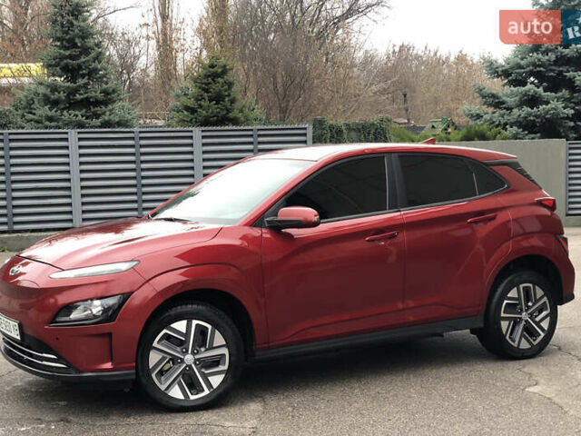 Красный Хендай Kona Electric, объемом двигателя 0 л и пробегом 104 тыс. км за 18200 $, фото 14 на Automoto.ua