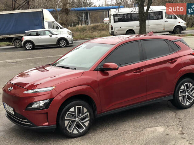 Красный Хендай Kona Electric, объемом двигателя 0 л и пробегом 104 тыс. км за 18200 $, фото 22 на Automoto.ua