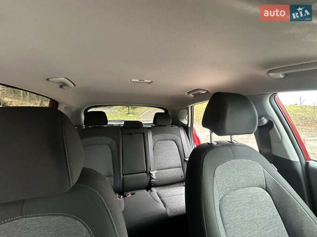 Красный Хендай Kona Electric, объемом двигателя 0 л и пробегом 87 тыс. км за 18500 $, фото 37 на Automoto.ua