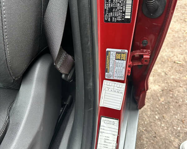 Красный Хендай Kona Electric, объемом двигателя 0 л и пробегом 87 тыс. км за 18500 $, фото 22 на Automoto.ua