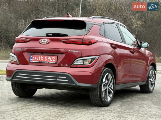 Красный Хендай Kona Electric, объемом двигателя 0 л и пробегом 17 тыс. км за 16999 $, фото 5 на Automoto.ua