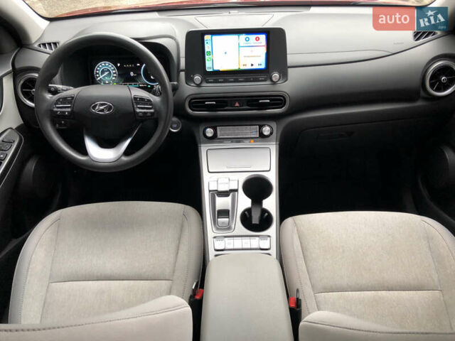 Красный Хендай Kona Electric, объемом двигателя 0 л и пробегом 104 тыс. км за 18200 $, фото 36 на Automoto.ua