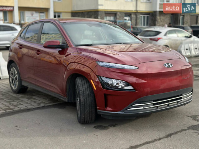 Красный Хендай Kona Electric, объемом двигателя 0 л и пробегом 100 тыс. км за 17200 $, фото 26 на Automoto.ua
