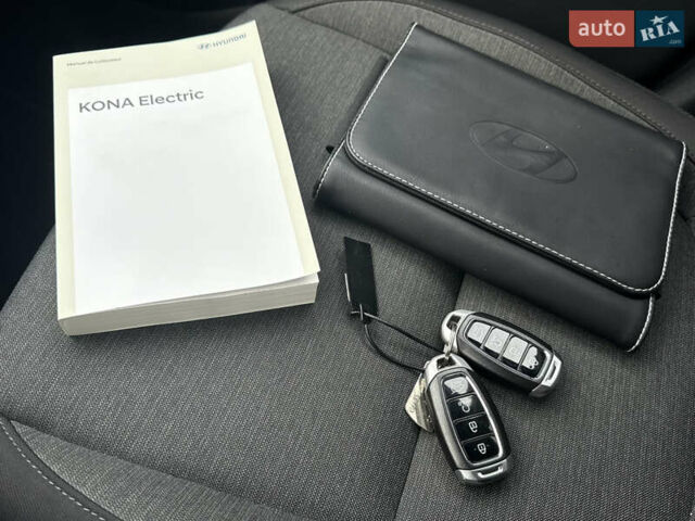 Красный Хендай Kona Electric, объемом двигателя 0 л и пробегом 17 тыс. км за 16999 $, фото 27 на Automoto.ua