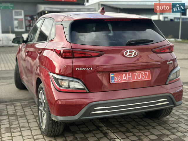 Красный Хендай Kona Electric, объемом двигателя 0 л и пробегом 100 тыс. км за 17200 $, фото 23 на Automoto.ua