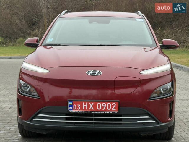 Красный Хендай Kona Electric, объемом двигателя 0 л и пробегом 17 тыс. км за 16999 $, фото 6 на Automoto.ua