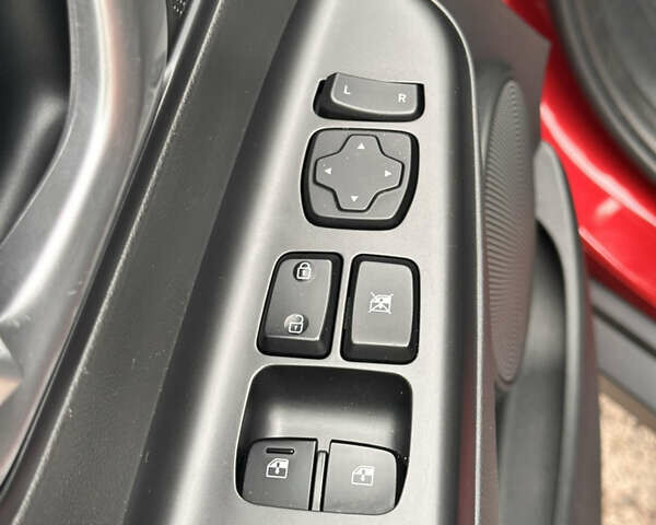 Красный Хендай Kona Electric, объемом двигателя 0 л и пробегом 87 тыс. км за 18500 $, фото 26 на Automoto.ua