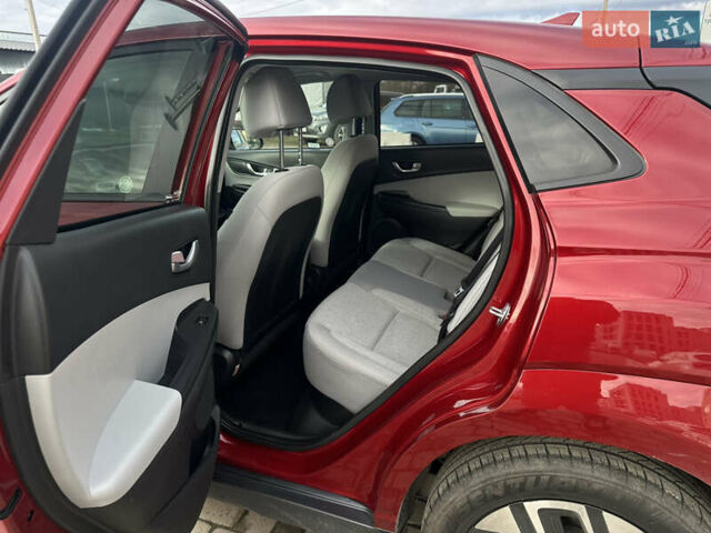 Красный Хендай Kona Electric, объемом двигателя 0 л и пробегом 100 тыс. км за 17200 $, фото 38 на Automoto.ua