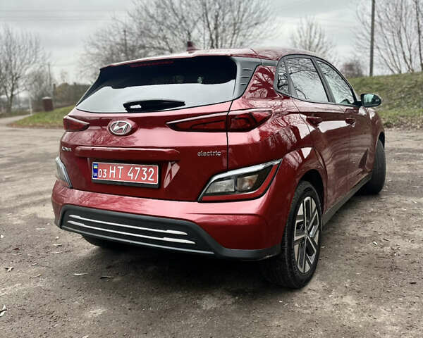 Красный Хендай Kona Electric, объемом двигателя 0 л и пробегом 87 тыс. км за 18500 $, фото 42 на Automoto.ua