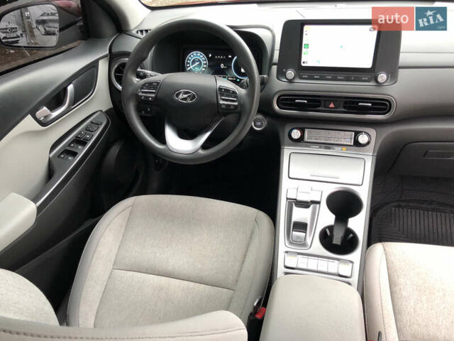 Красный Хендай Kona Electric, объемом двигателя 0 л и пробегом 104 тыс. км за 18200 $, фото 33 на Automoto.ua