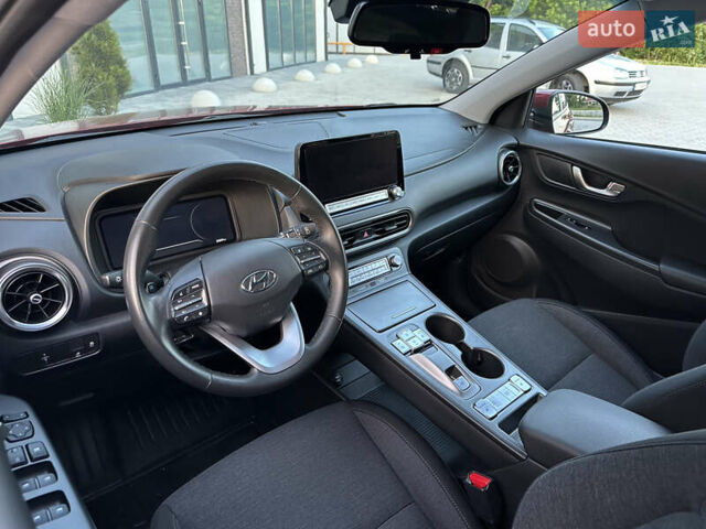 Красный Хендай Kona Electric, объемом двигателя 0 л и пробегом 41 тыс. км за 20000 $, фото 9 на Automoto.ua