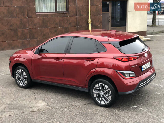 Красный Хендай Kona Electric, объемом двигателя 0 л и пробегом 104 тыс. км за 18200 $, фото 20 на Automoto.ua