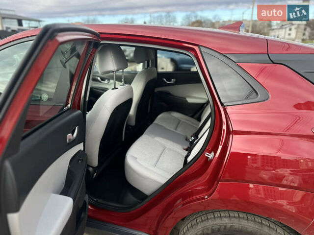 Красный Хендай Kona Electric, объемом двигателя 0 л и пробегом 100 тыс. км за 17200 $, фото 37 на Automoto.ua