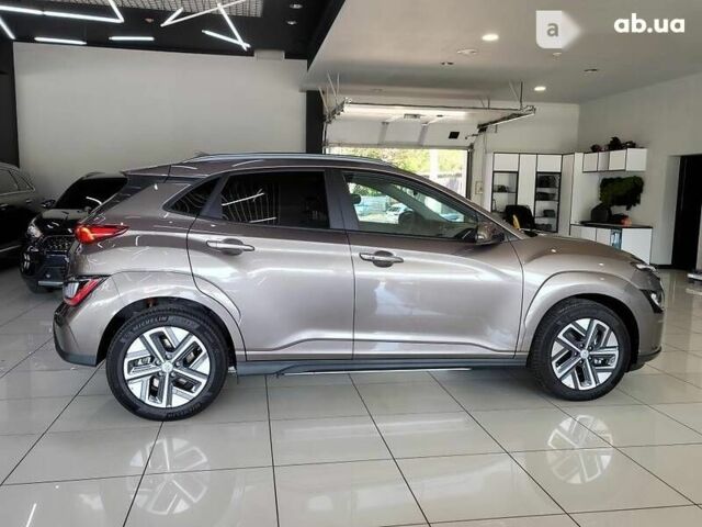 Хендай Kona Electric, объемом двигателя 0 л и пробегом 2 тыс. км за 35300 $, фото 6 на Automoto.ua
