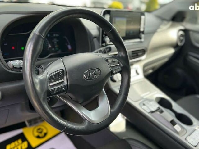 Хендай Kona Electric, объемом двигателя 0 л и пробегом 119 тыс. км за 16990 $, фото 17 на Automoto.ua