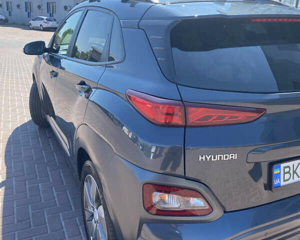 Хендай Kona Electric, объемом двигателя 0 л и пробегом 87 тыс. км за 19900 $, фото 5 на Automoto.ua