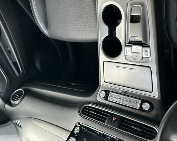 Хендай Kona Electric, об'ємом двигуна 0 л та пробігом 79 тис. км за 18888 $, фото 17 на Automoto.ua