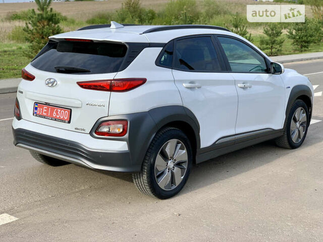 Хендай Kona Electric, объемом двигателя 0 л и пробегом 98 тыс. км за 17900 $, фото 9 на Automoto.ua