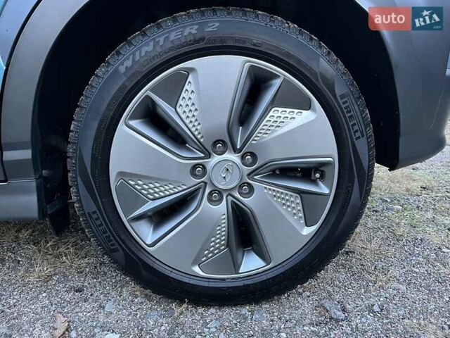 Хендай Kona Electric, объемом двигателя 0 л и пробегом 92 тыс. км за 18900 $, фото 24 на Automoto.ua