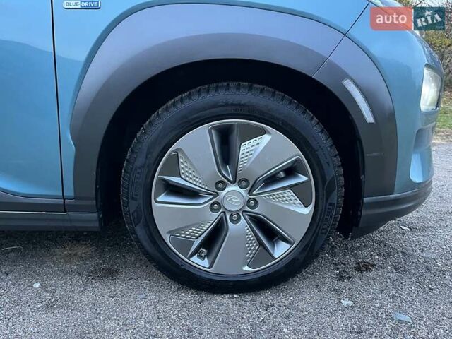 Хендай Kona Electric, объемом двигателя 0 л и пробегом 92 тыс. км за 18900 $, фото 9 на Automoto.ua